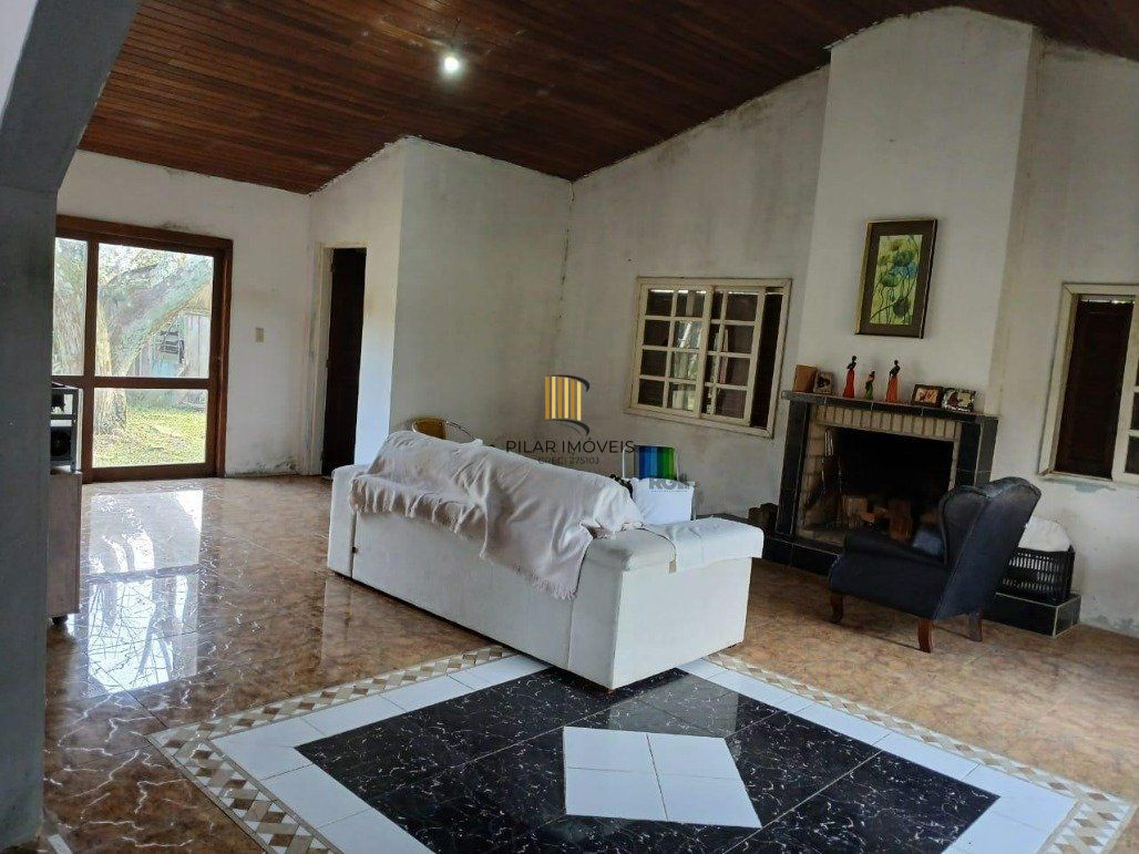 Chácara com 5 dormitórios (1 sendo suíte) de 1,6 hectare por R$ 1.300.000,00 na Rua Robledo Braz nº 5954- Santana do Livramento-RS