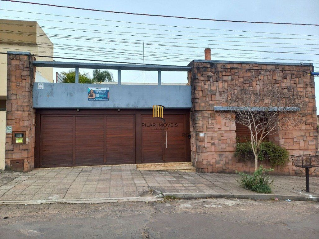 Casa com 3 dormitórios (1 sendo suíte) por R$ 4.000.000,00 na Rua Antônio Fernandes da Cunha nº 245 - Centro- Santana do Livramento-RS