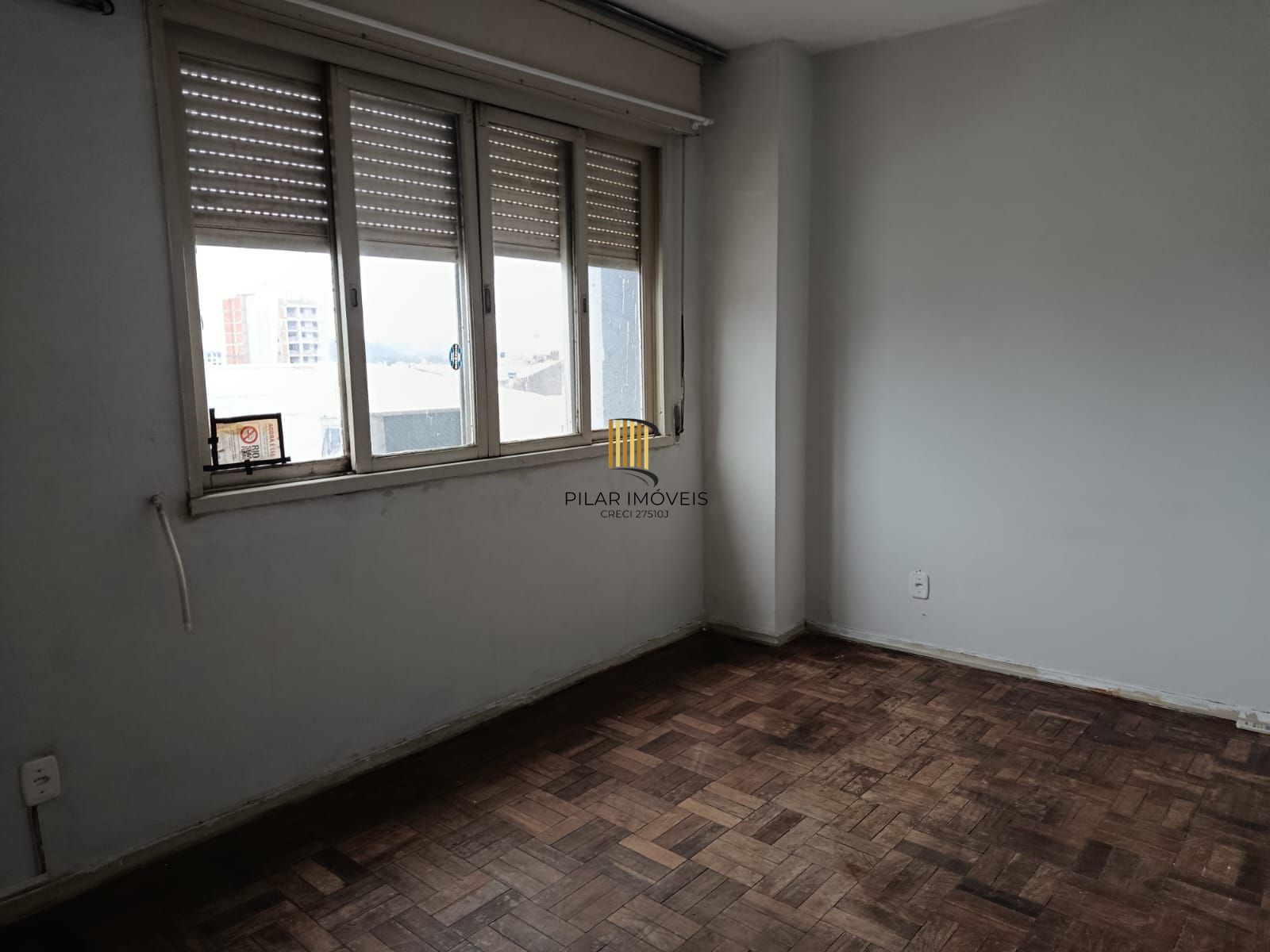 Apartamento por R$ 270.000,00 -Rua Dos Andradas nº 240 ap. 32 no Ed. Alvorada