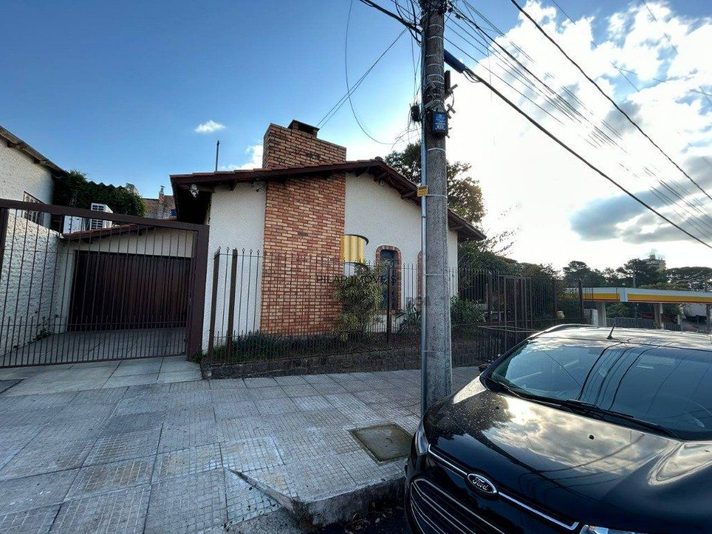 Casa com 5 dormitórios (sendo 2 suítes) por R$ 1.400.000,00 na Rua Moises Viana nº 596-Hidráuilica- Santana do Livramento.-RS