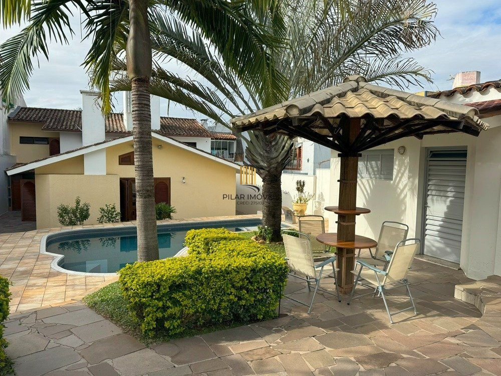Casa com 4 dormitórios (1 sendo suíte) por R$ 2.800.000,00 na Rua Vasco Alves nº 1225- Centro- Santana do Livramento-RS