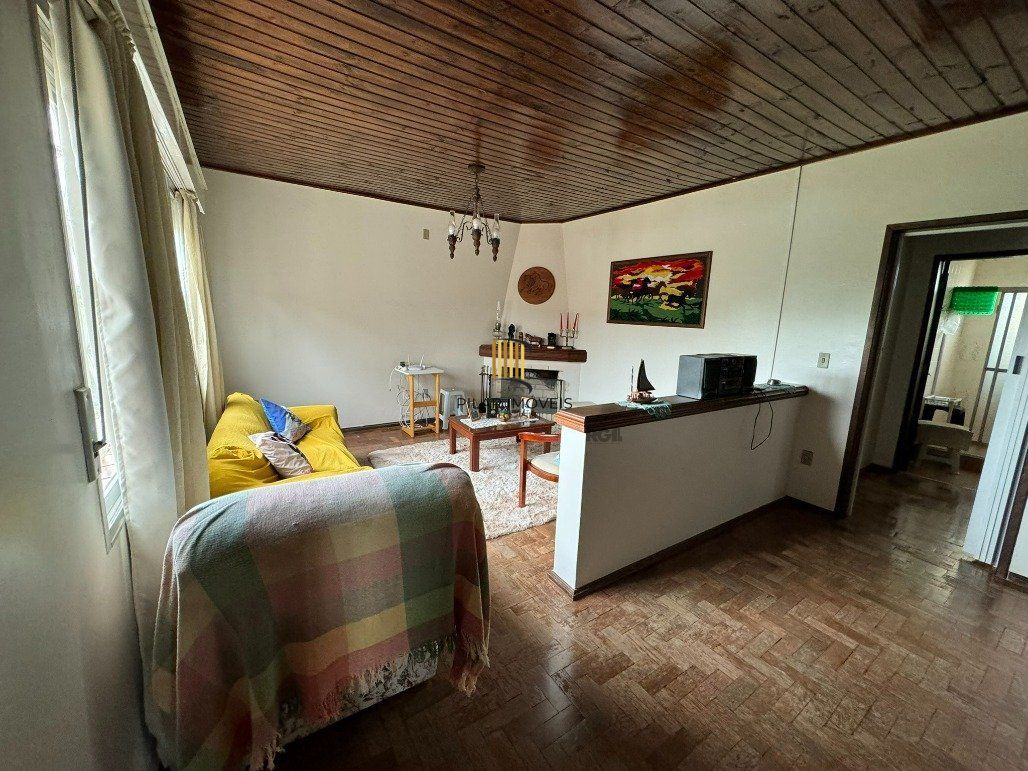 Casa de 2 andares com 5 dormitórios (1 sendo suíte) por R$ 1.500.000,00 na Rua Sergio Fuentes nº 1350 - Prado- Santana do Livramento-RS