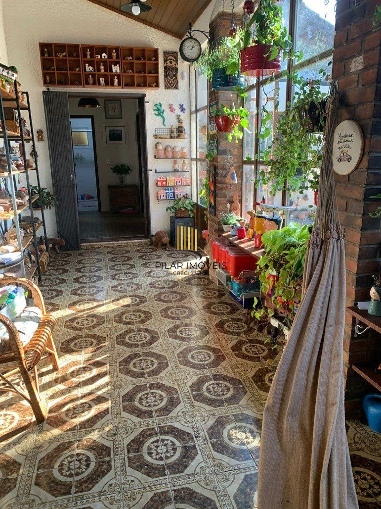 Casa com 5 dormitórios (sendo 2 suítes) por R$ 1.400.000,00 na Rua Moises Viana nº 596-Hidráuilica- Santana do Livramento.-RS