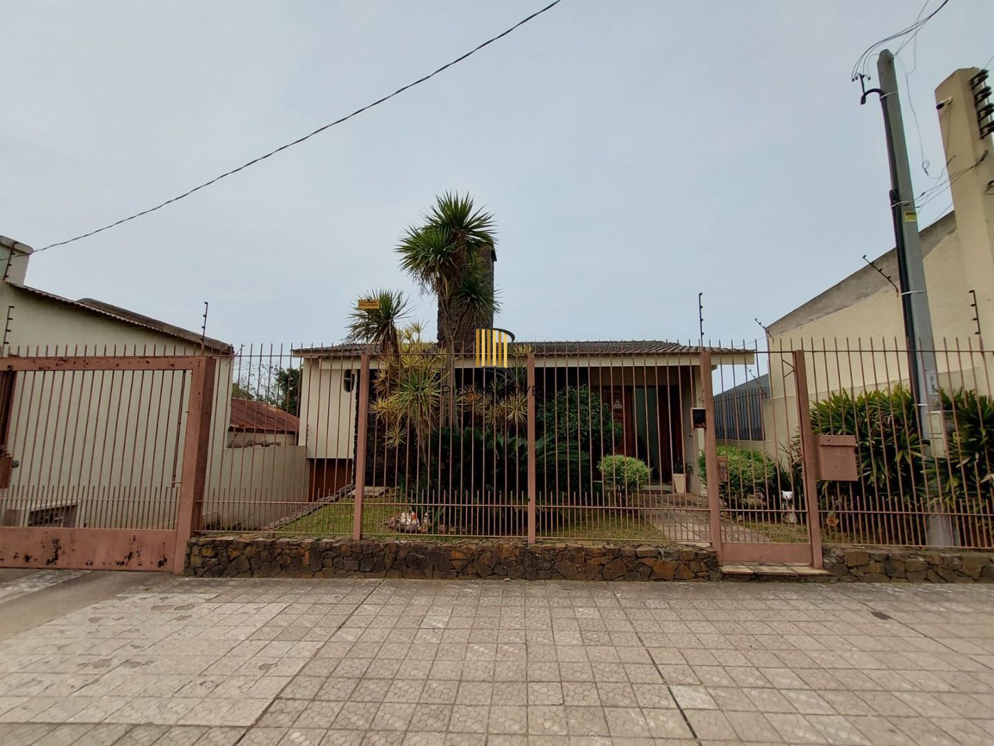 Casa com 3 dormitórios (1 sendo suíte)  por R$ 1.500.000,00 na Rua Tiradentes nº 180 - Centro - Santana do Livramento-RS