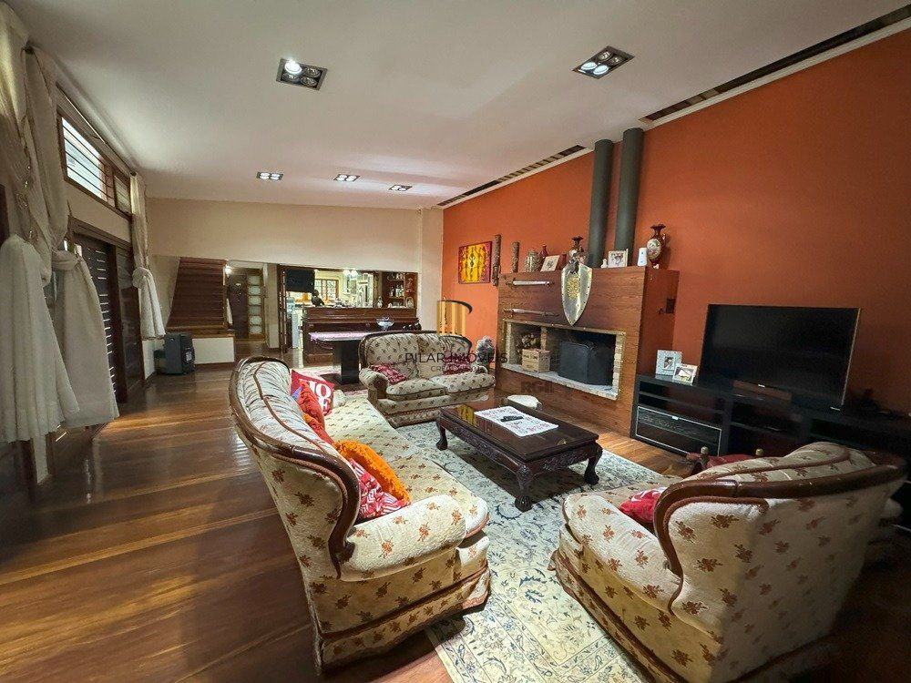 Casa com 3 dormitórios (1 sendo suíte) por R$ 4.000.000,00 na Rua Antônio Fernandes da Cunha nº 245 - Centro- Santana do Livramento-RS