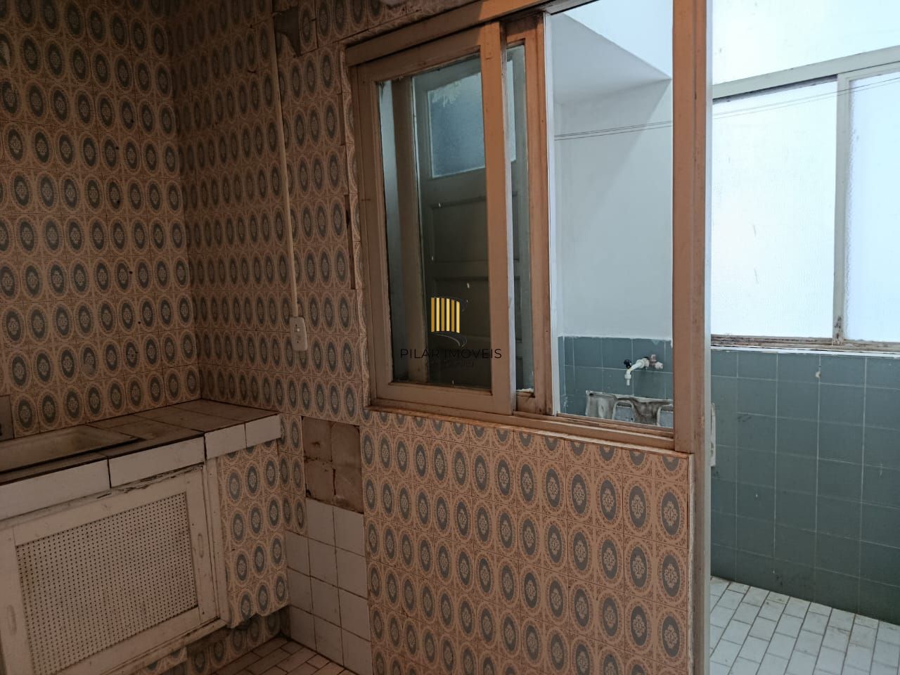 Apartamento por R$ 270.000,00 -Rua Dos Andradas nº 240 ap. 32 no Ed. Alvorada