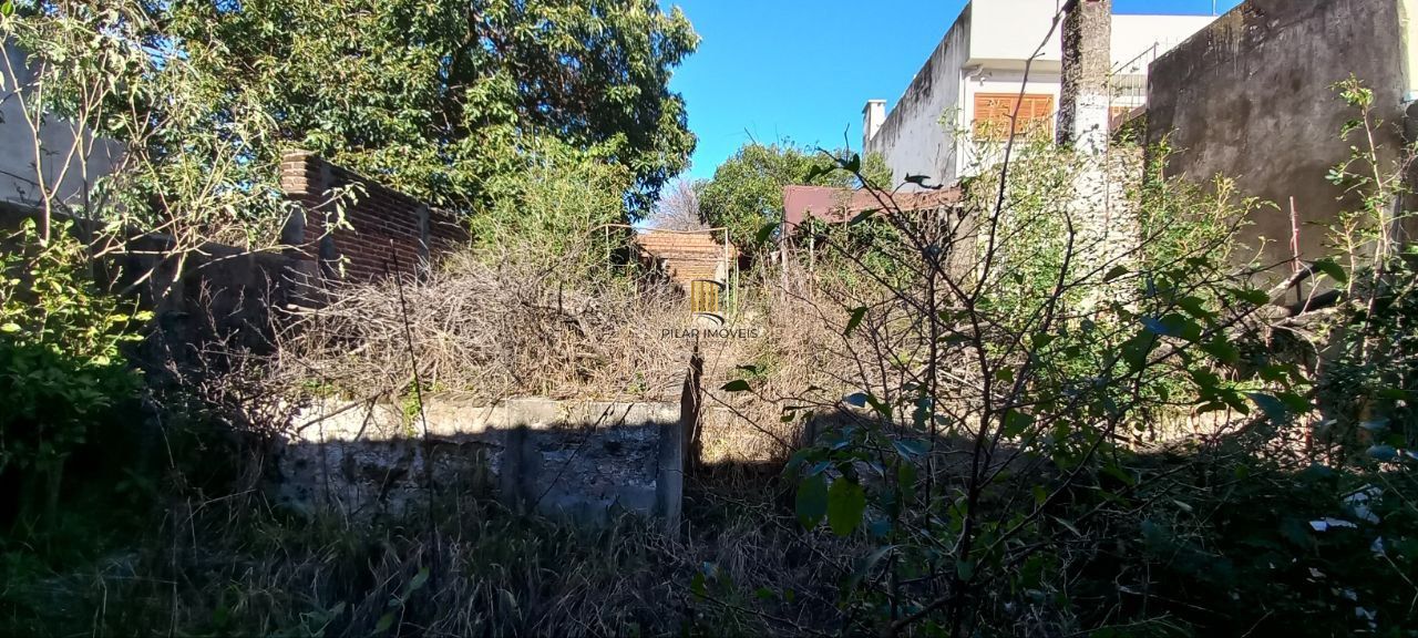 Terreno central na rua General Câmara nº 2.157 por R$500.000,00