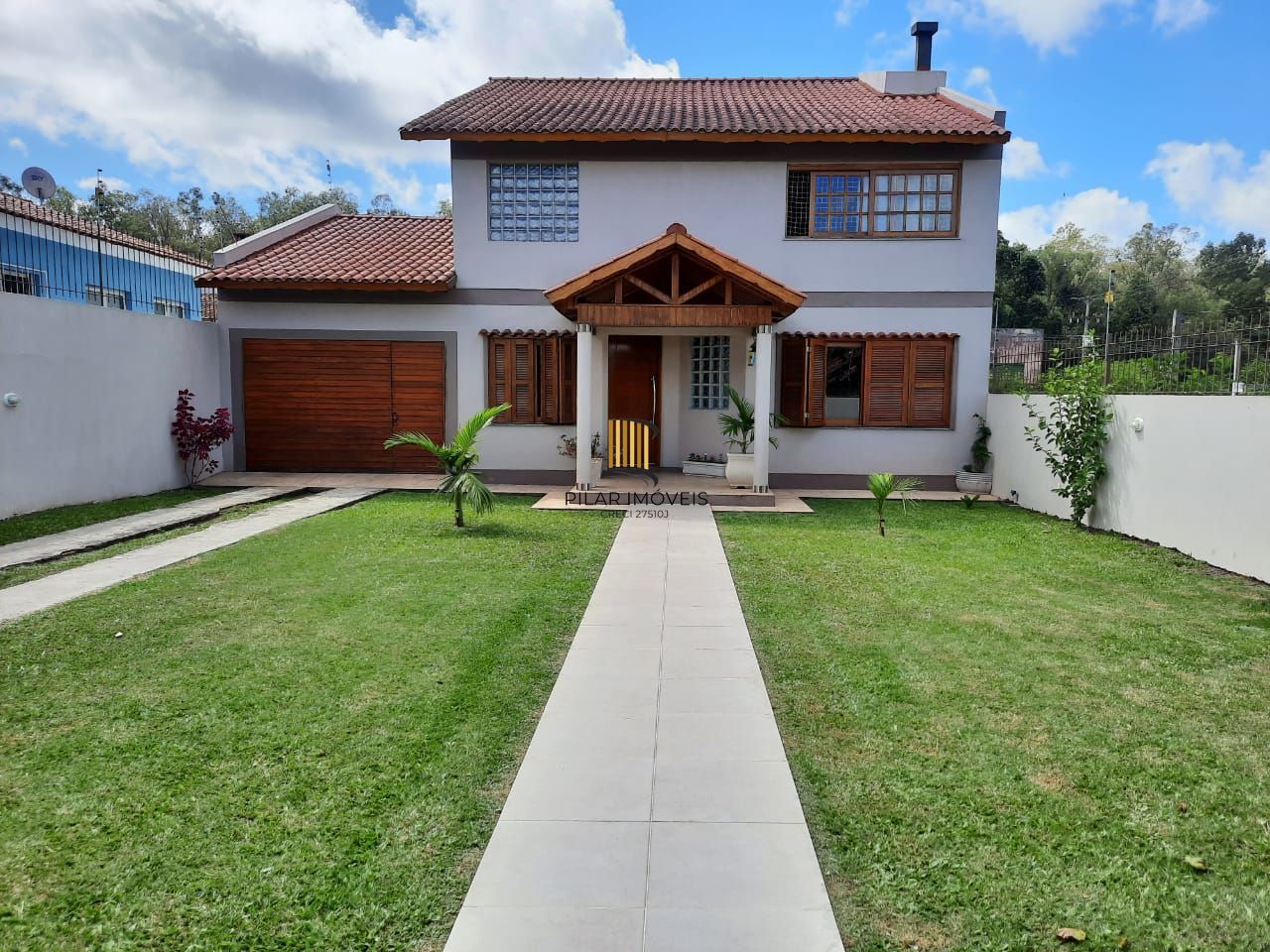 Casa com 3 dormitórios ( todos sendo suíte) por R$ 1.100.000,00 na Rua Luis Alberto Serralta nº 268 - Jardins - Santana do Livramento-RS - Pilar Imóveis