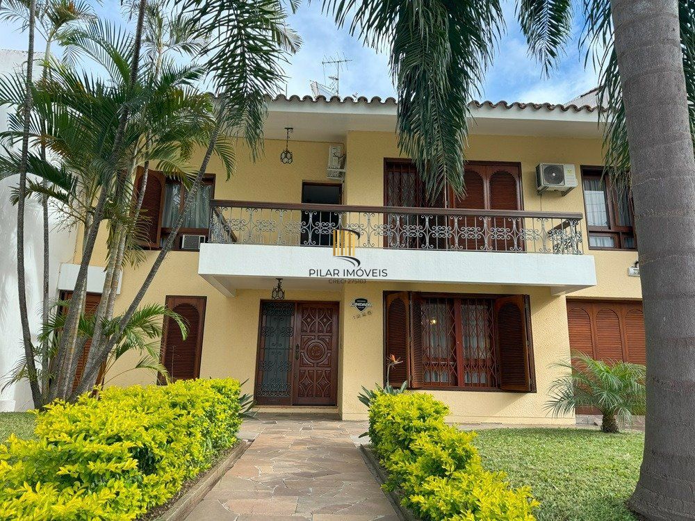 Casa com 4 dormitórios (1 sendo suíte) por R$ 2.800.000,00 na Rua Vasco Alves nº 1225- Centro- Santana do Livramento-RS - Pilar Imóveis