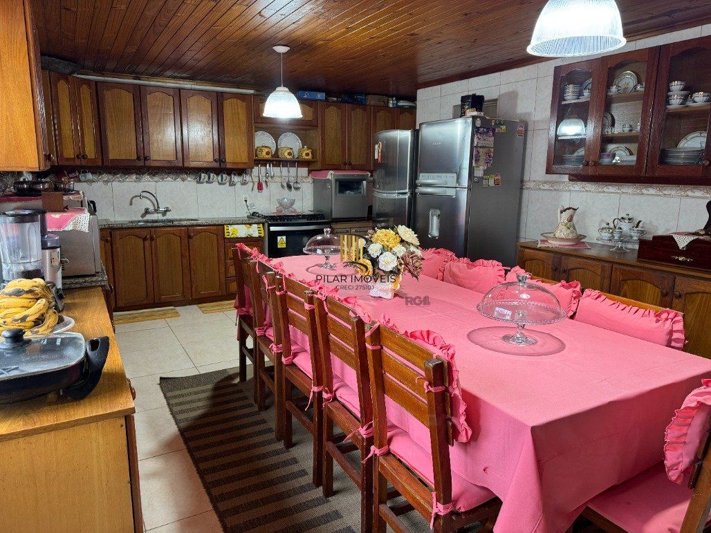 Casa com 3 dormitórios (sendo 1 suíte) por R$ 1.450.000,00 na Rua Ataliba Gomes nº395- Divisa- Santana do Livramento-RS