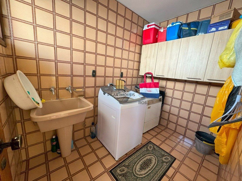 Casa com 4 dormitórios (1 sendo suíte) por R$ 2.800.000,00 na Rua Vasco Alves nº 1225- Centro- Santana do Livramento-RS