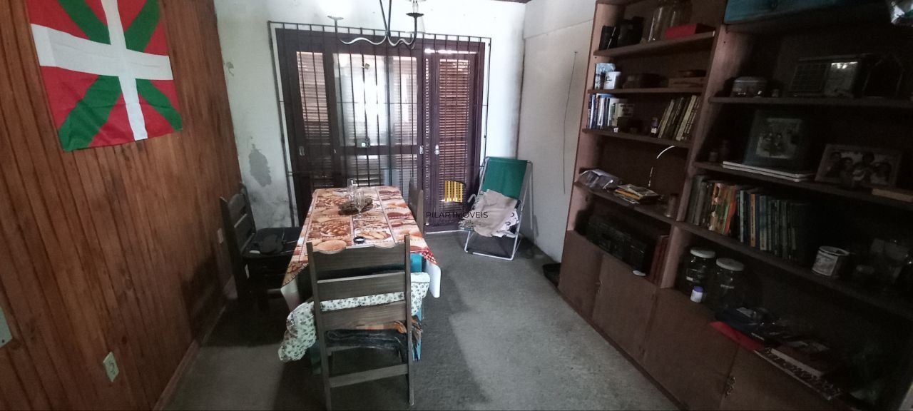 Casa com 2 dormitórios por R$ 690.000,00 na Rua Achiles Gazapina Costa nº 261