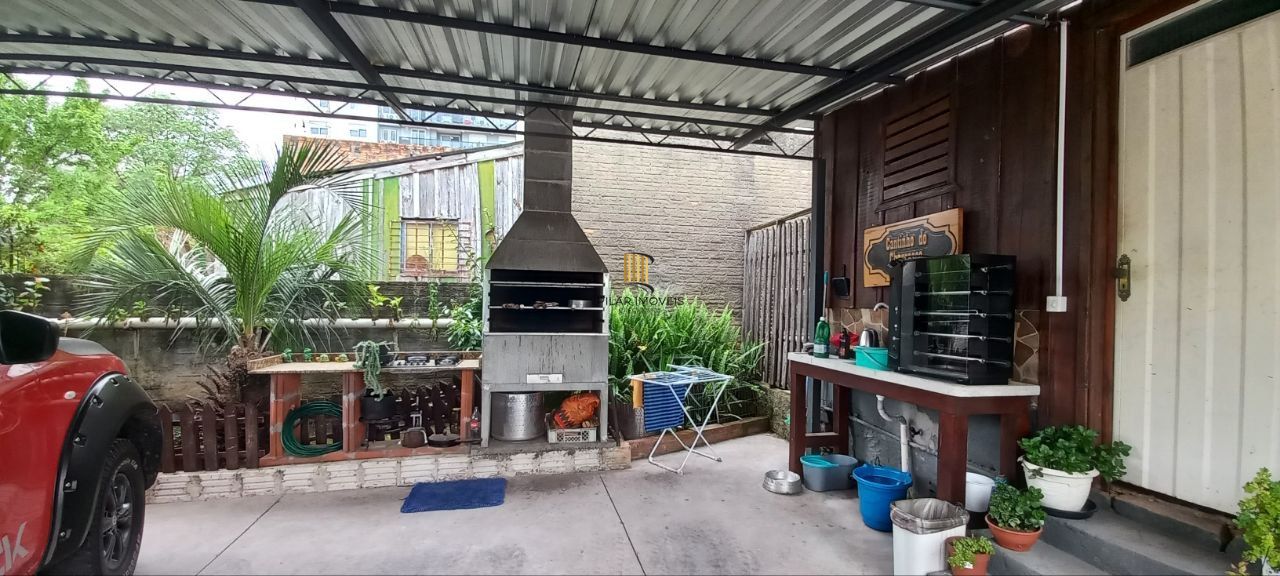 Casa com 3 dormitórios por R$ 1650.000,00 na Rua Coronel Ângelo de Mello nº418