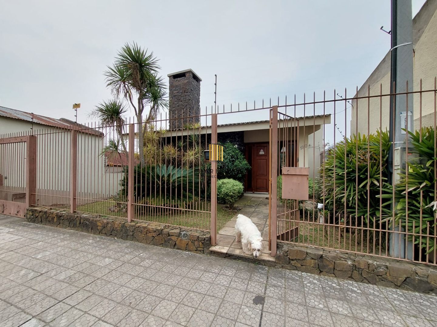 Casa com 3 dormitórios (1 sendo suíte)  por R$ 1.500.000,00 na Rua Tiradentes nº 180 - Centro - Santana do Livramento-RS