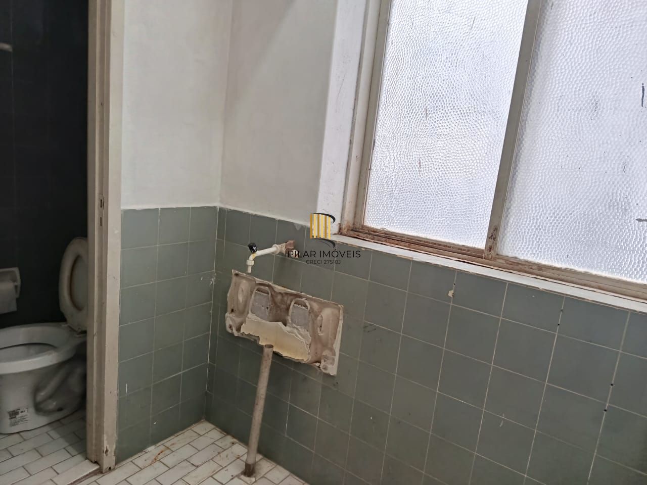 Apartamento por R$ 270.000,00 -Rua Dos Andradas nº 240 ap. 32 no Ed. Alvorada