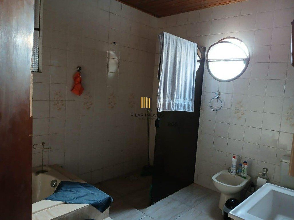 Chácara com 5 dormitórios (1 sendo suíte) de 1,6 hectare por R$ 1.300.000,00 na Rua Robledo Braz nº 5954- Santana do Livramento-RS