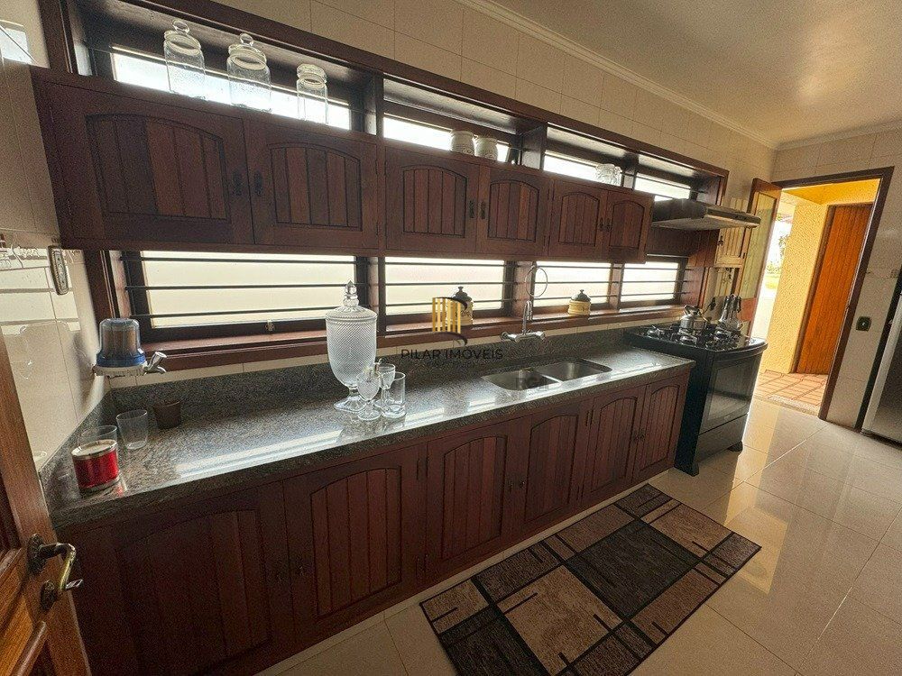 Casa com 4 dormitórios (1 sendo suíte) por R$ 2.800.000,00 na Rua Vasco Alves nº 1225- Centro- Santana do Livramento-RS
