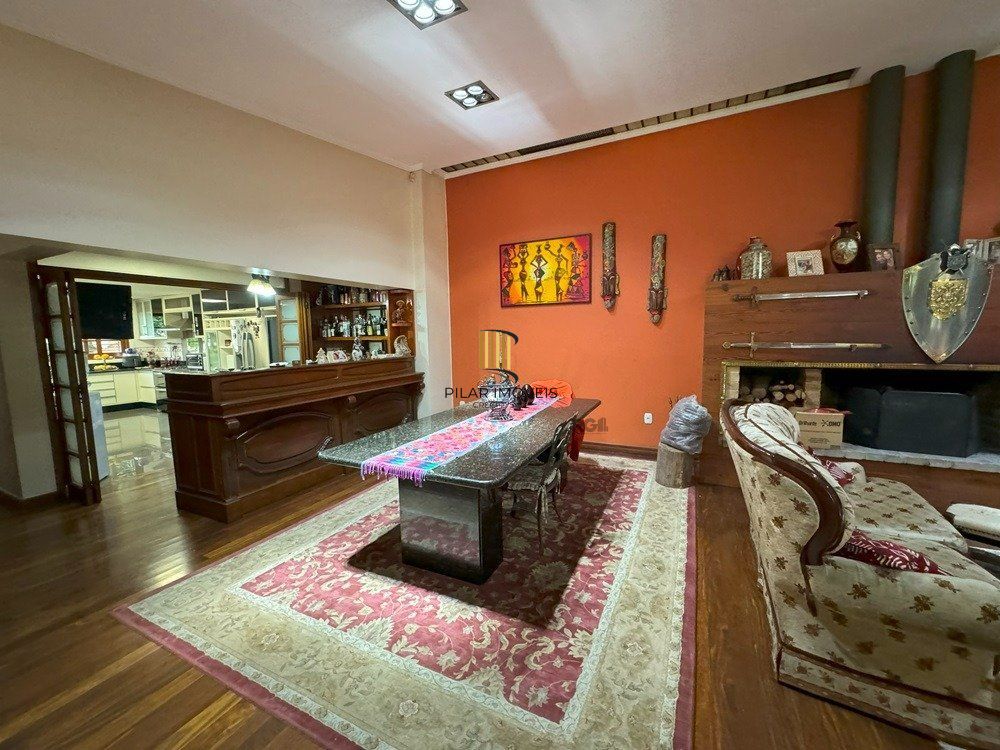 Casa com 3 dormitórios (1 sendo suíte) por R$ 4.000.000,00 na Rua Antônio Fernandes da Cunha nº 245 - Centro- Santana do Livramento-RS