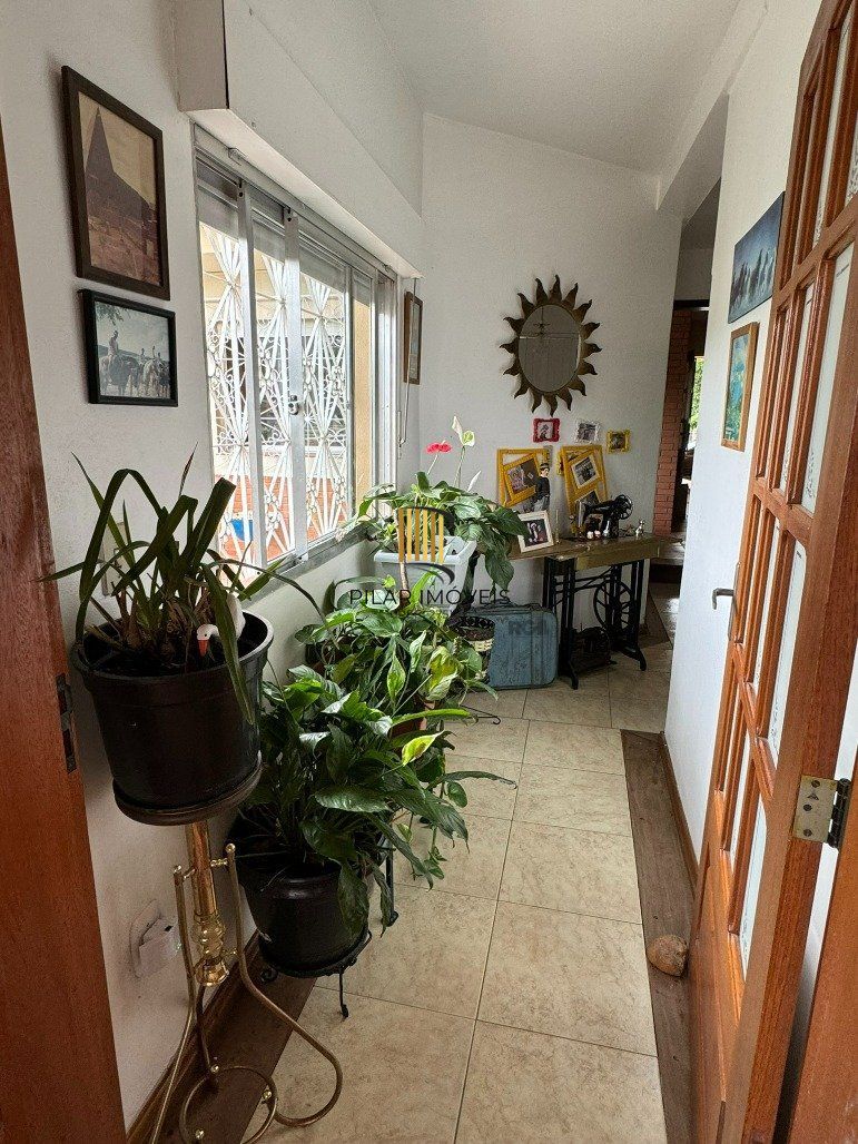 Casa de 2 andares com 5 dormitórios (1 sendo suíte) por R$ 1.500.000,00 na Rua Sergio Fuentes nº 1350 - Prado- Santana do Livramento-RS
