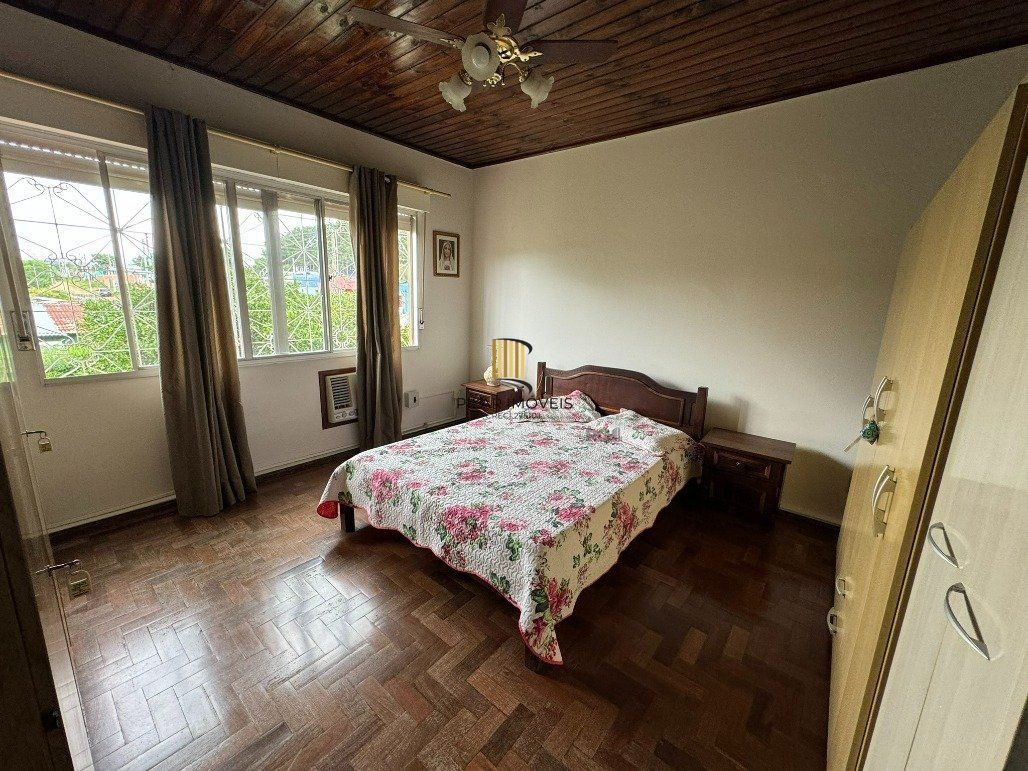 Casa de 2 andares com 5 dormitórios (1 sendo suíte) por R$ 1.500.000,00 na Rua Sergio Fuentes nº 1350 - Prado- Santana do Livramento-RS