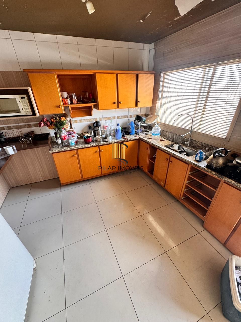 Sala comercial com apartamento por R$1.300.000,00 na Av. João Pessoa nº218