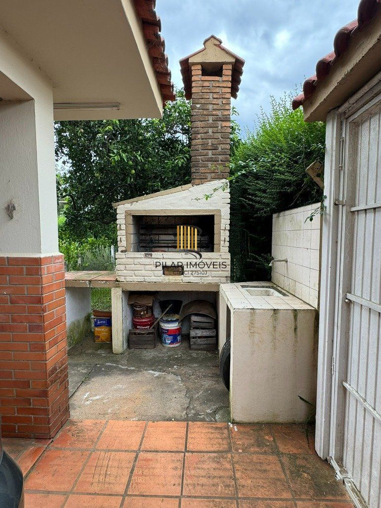 Casa de 2 andares com 5 dormitórios (1 sendo suíte) por R$ 1.500.000,00 na Rua Sergio Fuentes nº 1350 - Prado- Santana do Livramento-RS