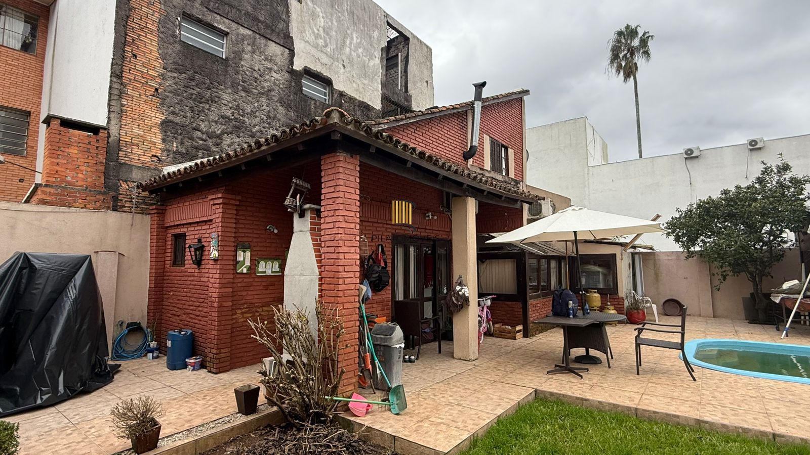 Casa central na Rua Duque de Caxias nº 1982 por R$ 2.500.000,00 - Centro