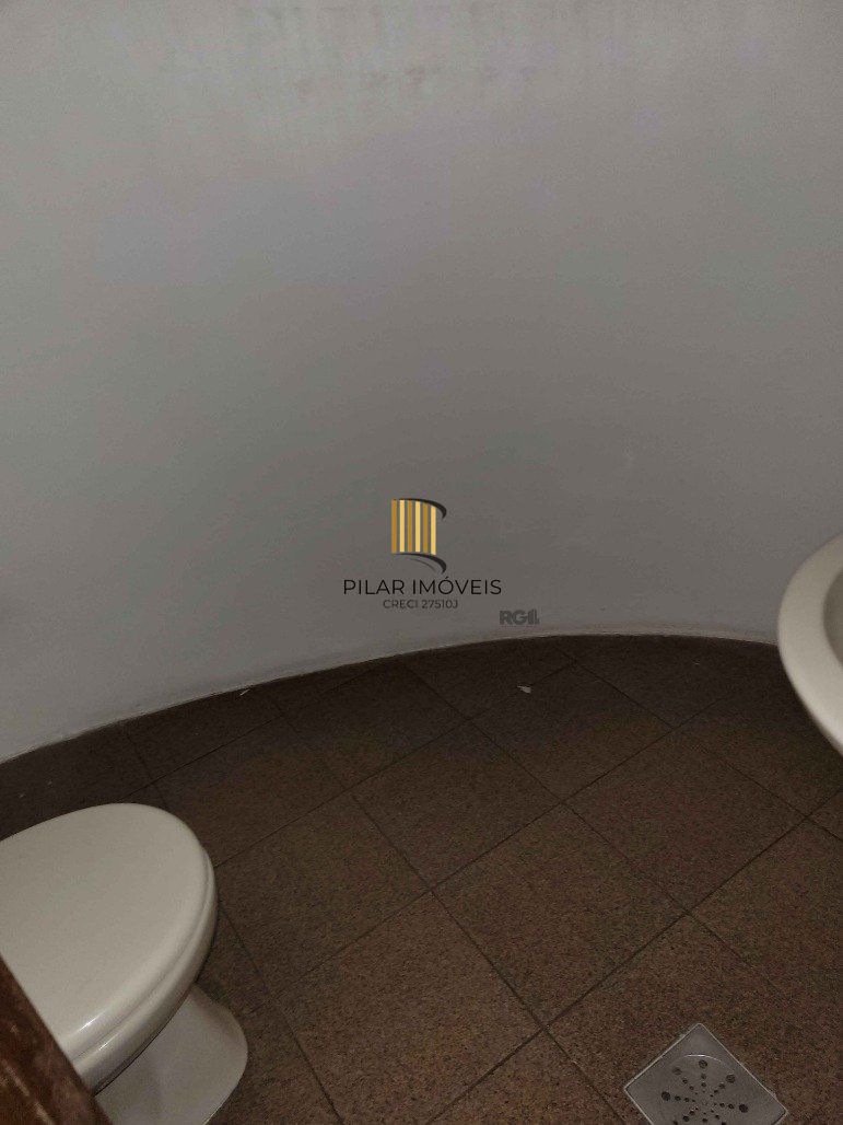 Sala por R$ 980.000,00 na Av. Farrapos nº235 - Floresta - Porto Alegre