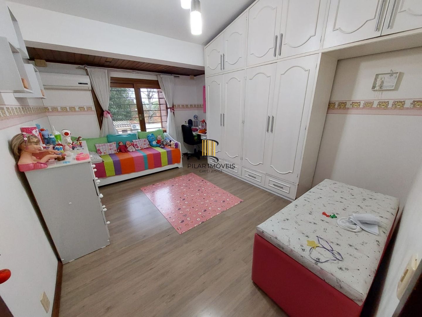 Casa com 3 dormitórios (1 sendo suíte)  por R$ 1.500.000,00 na Rua Tiradentes nº 180 - Centro - Santana do Livramento-RS