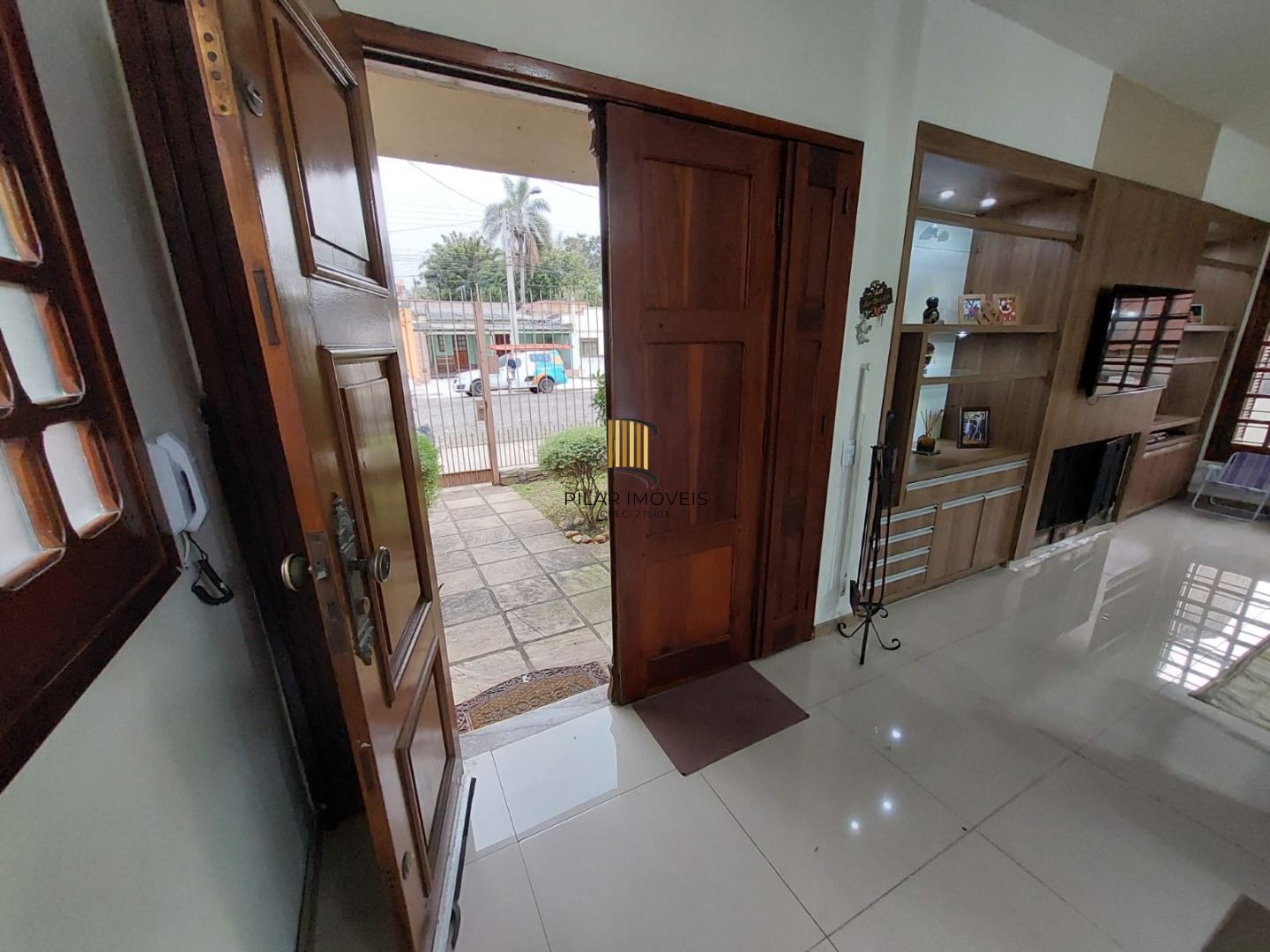 Casa com 3 dormitórios (1 sendo suíte)  por R$ 1.500.000,00 na Rua Tiradentes nº 180 - Centro - Santana do Livramento-RS