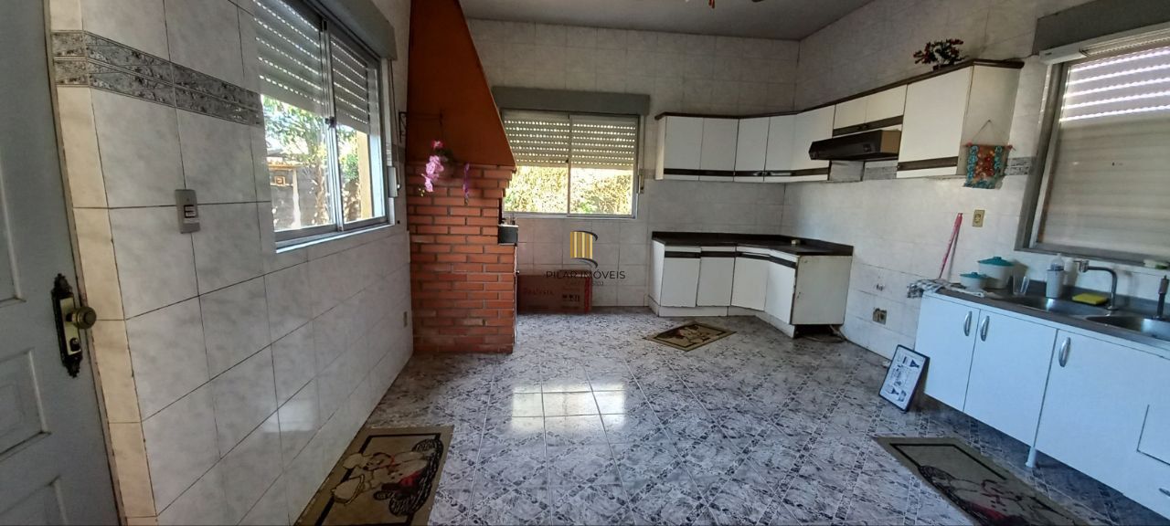 Casa com 3 dorm. (1 suíte) no Armour por R$ 850.000,00