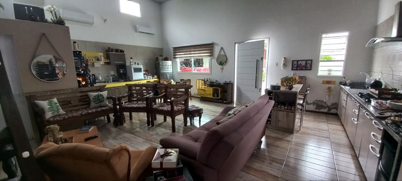 Casa com 3 dormitórios por R$ 1650.000,00 na Rua Coronel Ângelo de Mello nº418