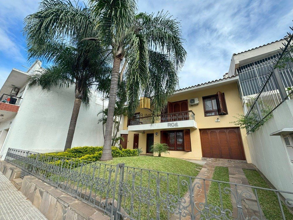Casa com 4 dormitórios (1 sendo suíte) por R$ 2.800.000,00 na Rua Vasco Alves nº 1225- Centro- Santana do Livramento-RS