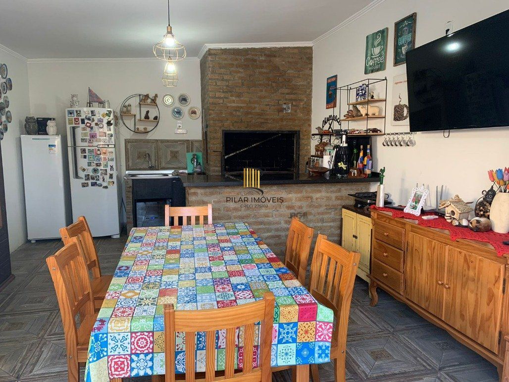 Casa com 5 dormitórios (sendo 2 suítes) por R$ 1.400.000,00 na Rua Moises Viana nº 596-Hidráuilica- Santana do Livramento.-RS
