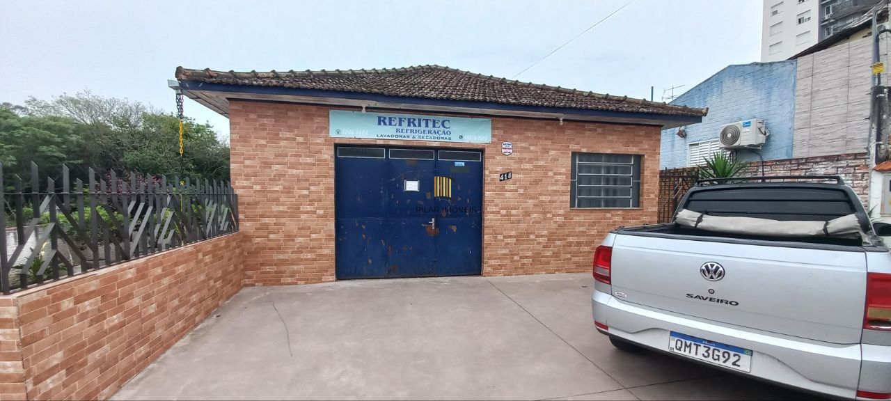 Casa com 3 dormitórios por R$ 1650.000,00 na Rua Coronel Ângelo de Mello nº418