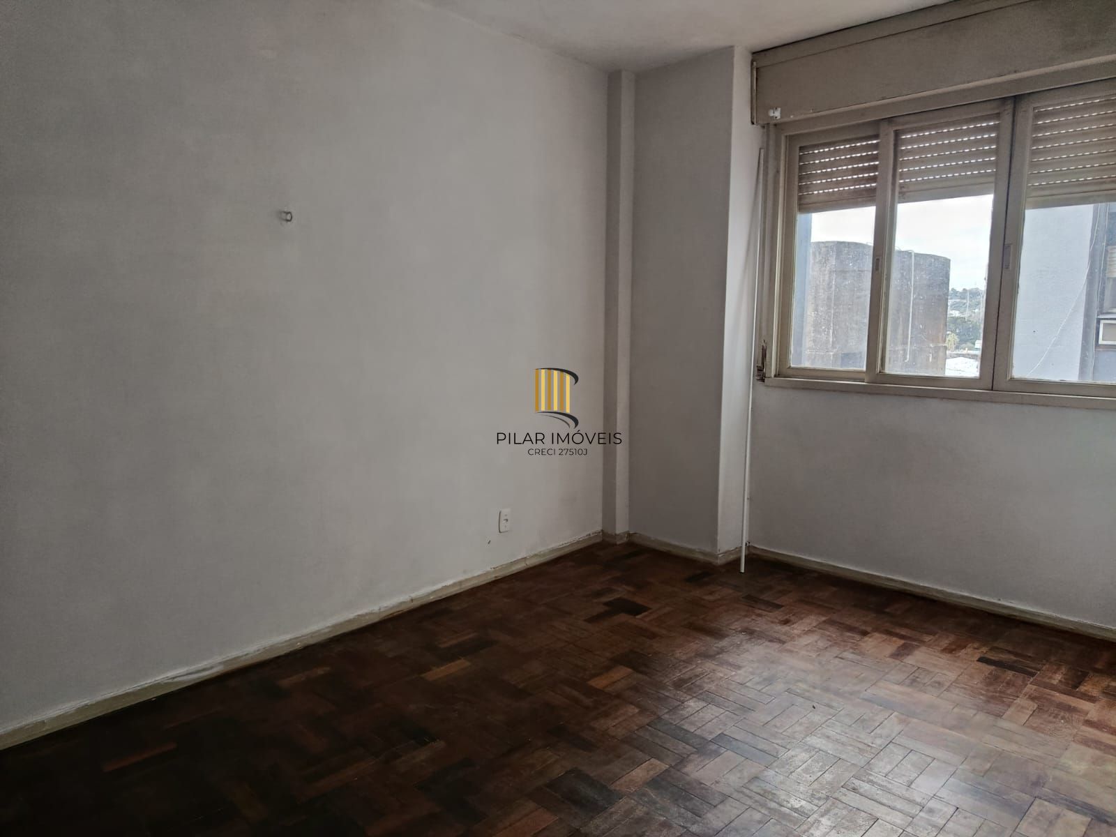 Apartamento por R$ 270.000,00 -Rua Dos Andradas nº 240 ap. 32 no Ed. Alvorada