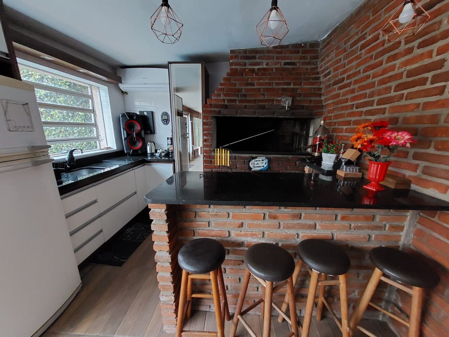 Casa com 3 dormitórios (1 sendo suíte)  por R$ 1.500.000,00 na Rua Tiradentes nº 180 - Centro - Santana do Livramento-RS