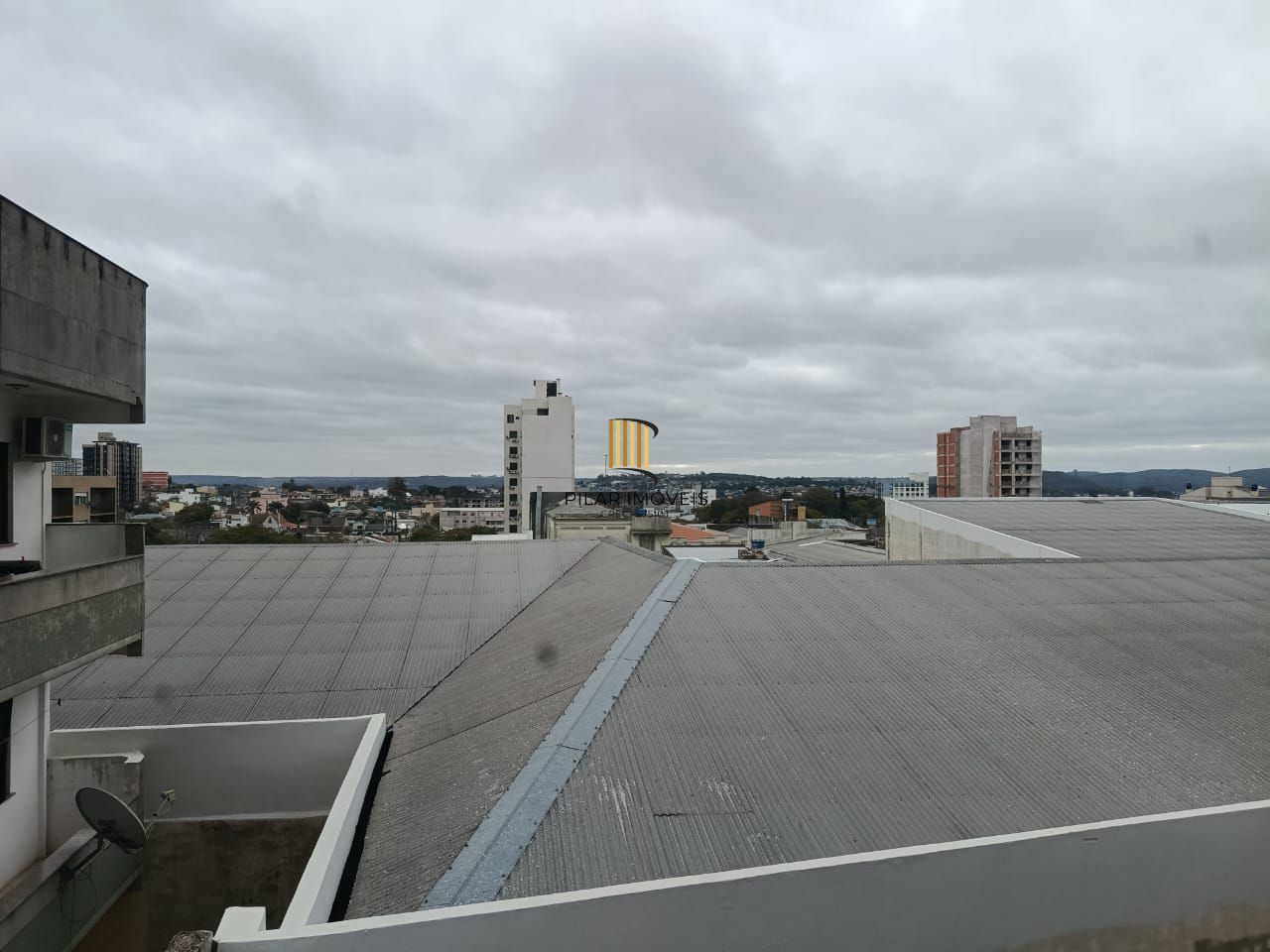 Apartamento por R$ 270.000,00 -Rua Dos Andradas nº 240 ap. 32 no Ed. Alvorada