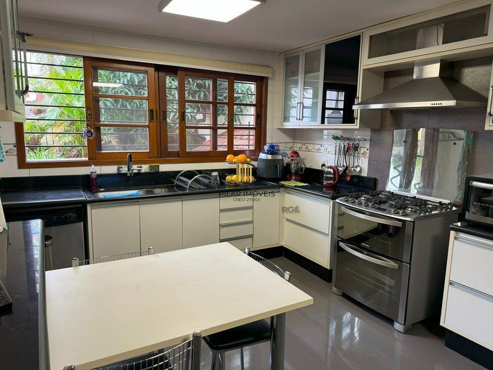 Casa com 3 dormitórios (1 sendo suíte) por R$ 4.000.000,00 na Rua Antônio Fernandes da Cunha nº 245 - Centro- Santana do Livramento-RS
