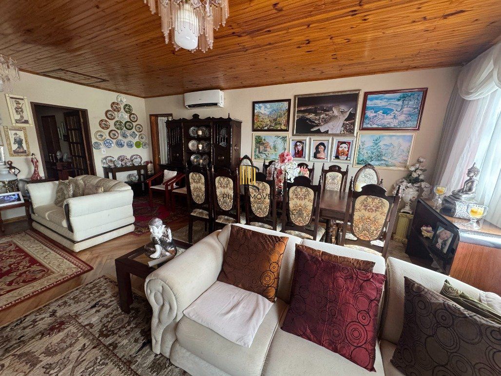 Casa com 3 dormitórios (sendo 1 suíte) por R$ 1.450.000,00 na Rua Ataliba Gomes nº395- Divisa- Santana do Livramento-RS