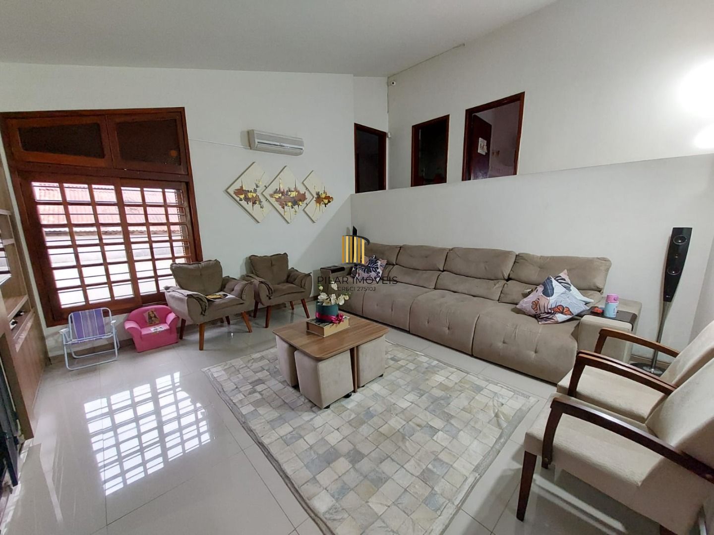 Casa com 3 dormitórios (1 sendo suíte)  por R$ 1.500.000,00 na Rua Tiradentes nº 180 - Centro - Santana do Livramento-RS
