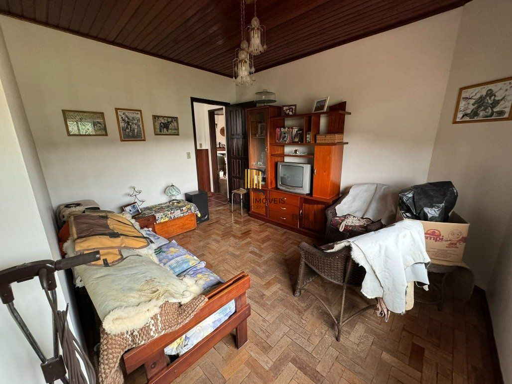 Casa de 2 andares com 5 dormitórios (1 sendo suíte) por R$ 1.500.000,00 na Rua Sergio Fuentes nº 1350 - Prado- Santana do Livramento-RS
