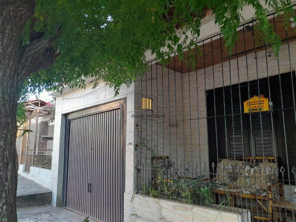2 casas e 2 aptos próxima a Linha Divisória por R$ 1.100.000,00 na Rua Uruguai nº2290 -  Hidráulica - Santana do Livramento-RS