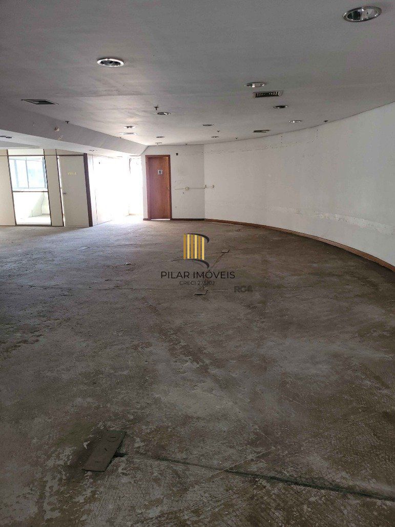 Sala por R$ 980.000,00 na Av. Farrapos nº235 - Floresta - Porto Alegre