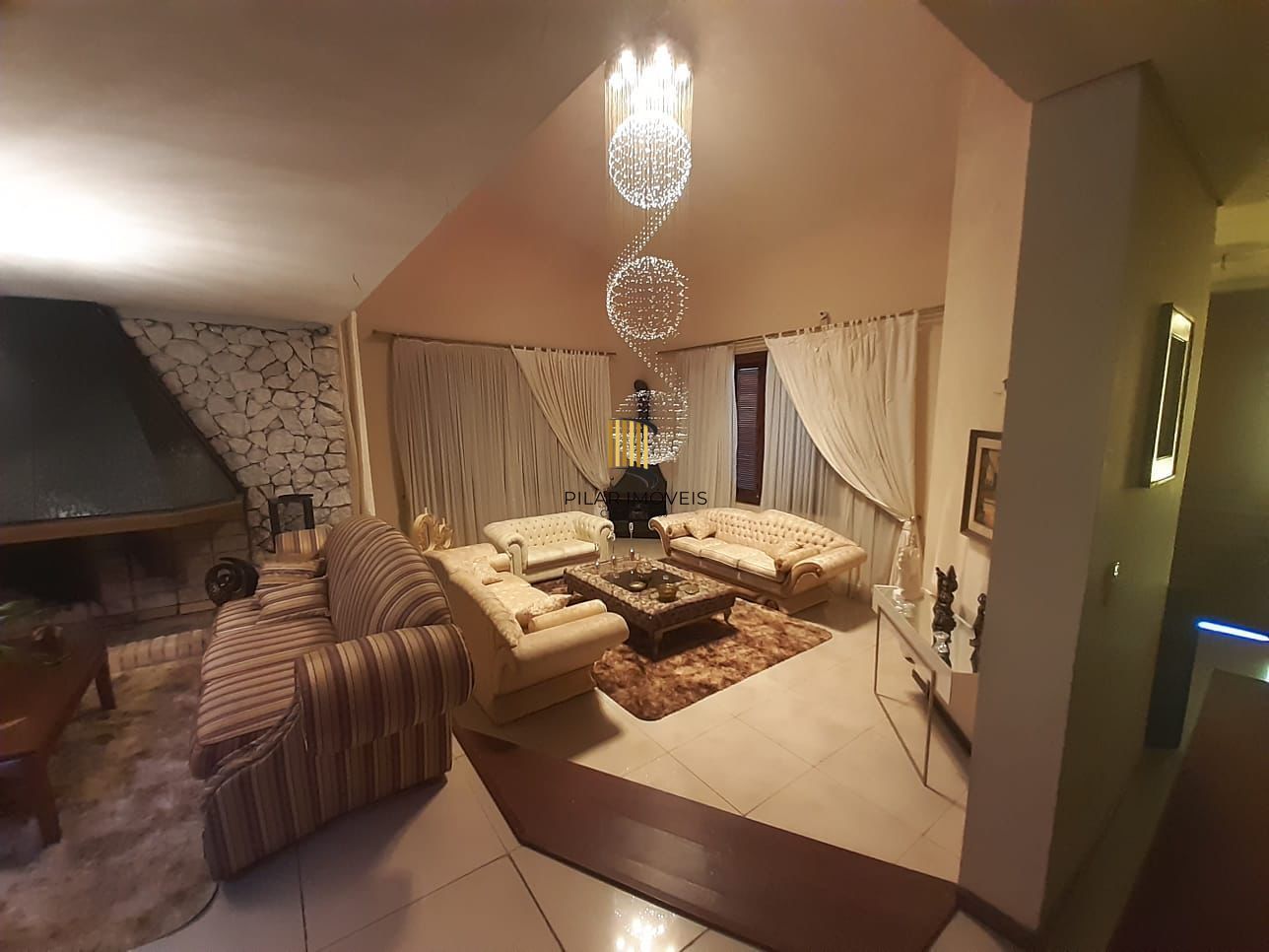 Casa com 4 dorm. por R$ 3.180.000,00 na Rua Barão do Ibirapuitã nº424- Umbu