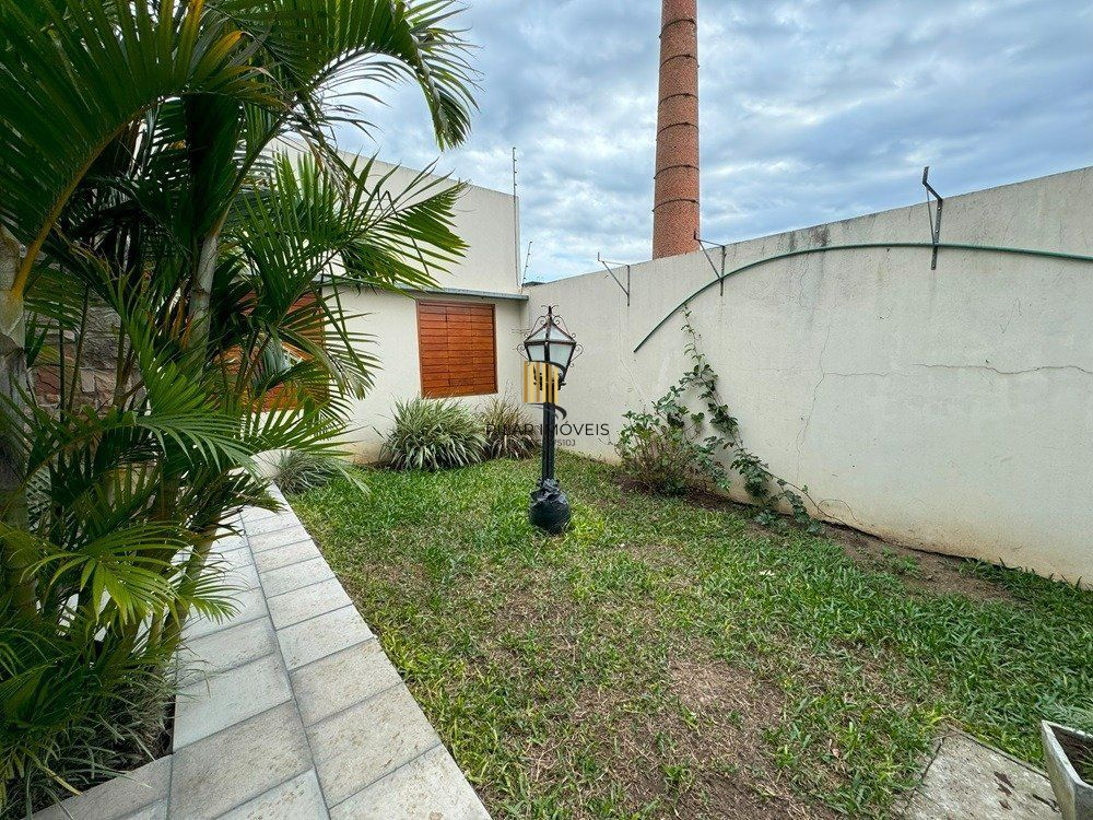 Casa com 3 dormitórios (1 sendo suíte) por R$ 4.000.000,00 na Rua Antônio Fernandes da Cunha nº 245 - Centro- Santana do Livramento-RS