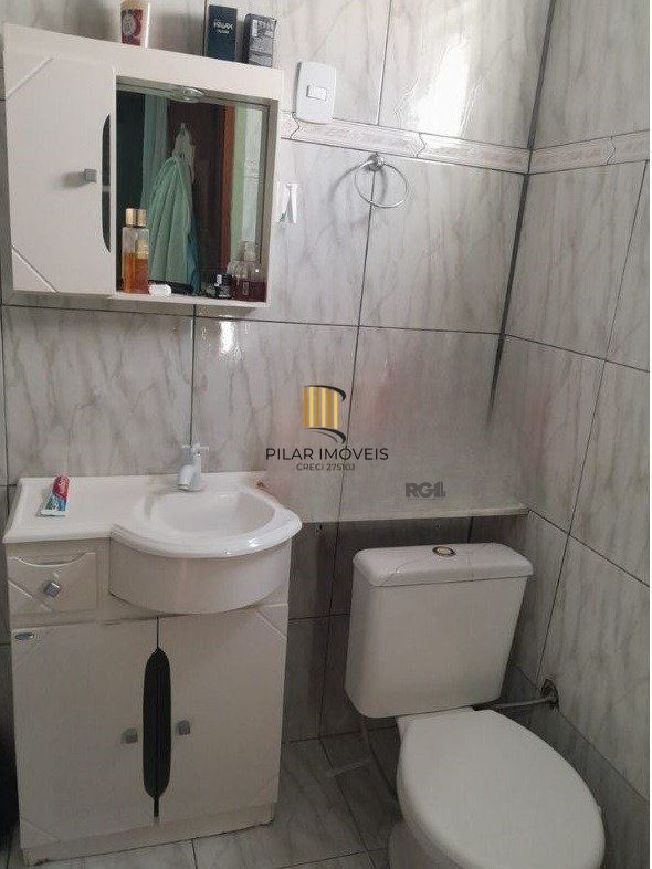2 casas e 2 aptos próxima a Linha Divisória por R$ 1.100.000,00 na Rua Uruguai nº2290 -  Hidráulica - Santana do Livramento-RS