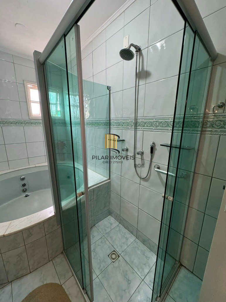 Casa de 2 andares com 5 dormitórios (1 sendo suíte) por R$ 1.500.000,00 na Rua Sergio Fuentes nº 1350 - Prado- Santana do Livramento-RS
