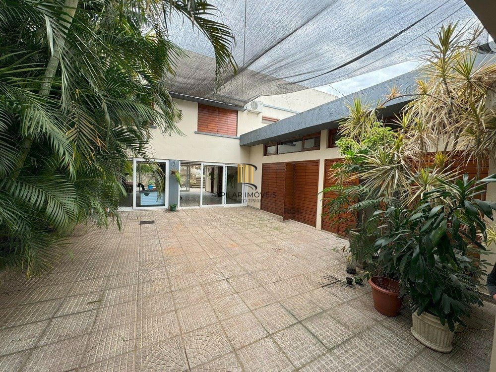 Casa com 3 dormitórios (1 sendo suíte) por R$ 4.000.000,00 na Rua Antônio Fernandes da Cunha nº 245 - Centro- Santana do Livramento-RS