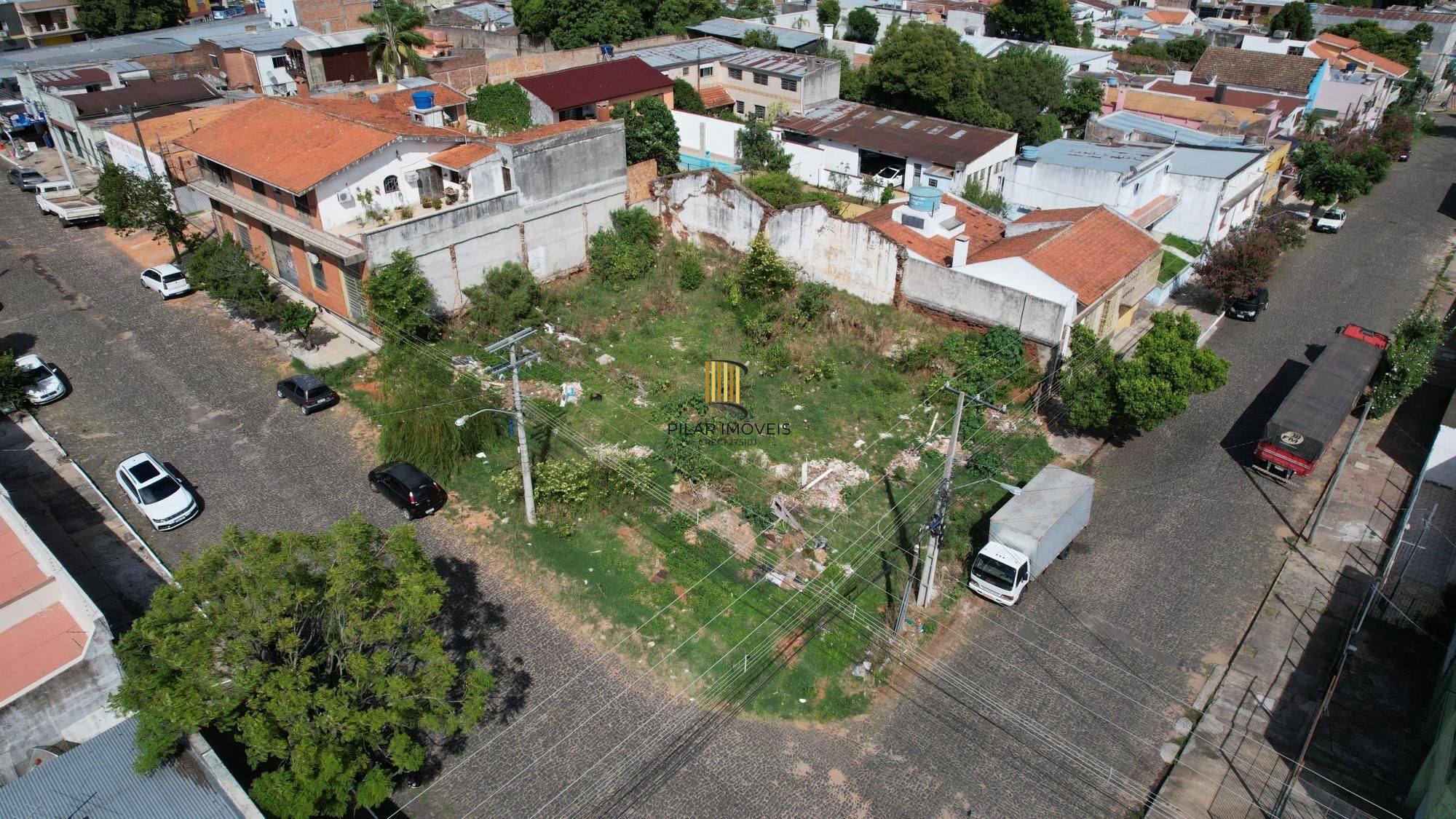 Terreno com 651 m2 por R$ 1.000.000,00 na Rua Bento Gonçalves